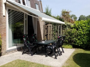 Well equipped holiday home in Nieuwvliet just a few minutes walk from the beach